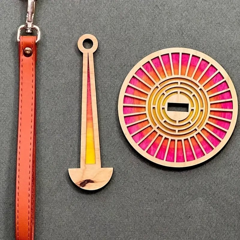 Wooden Portable Yarn Holder - The Perfect Tool for Crochet Enthusiasts