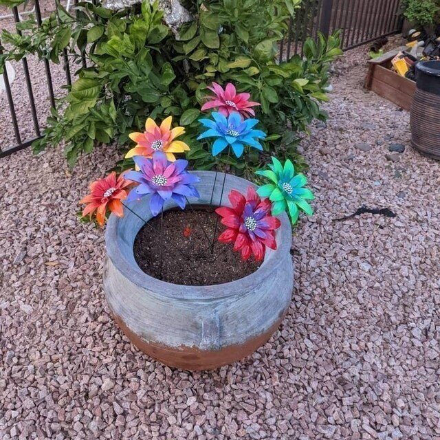 49% OFF - Metal Flowers Garden Stakes