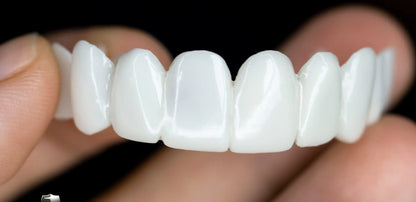 Invisible Teeth Whitening and Straightening Aligners