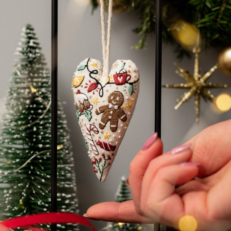 💖DIY Heart Shaped Hand Embroidered Christmas Ornament/Ornament Kit