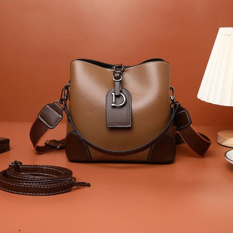 💗Genuine Leather Niche Women's Shoulder Bag👜